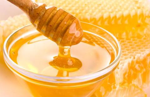 honey to lighten hair