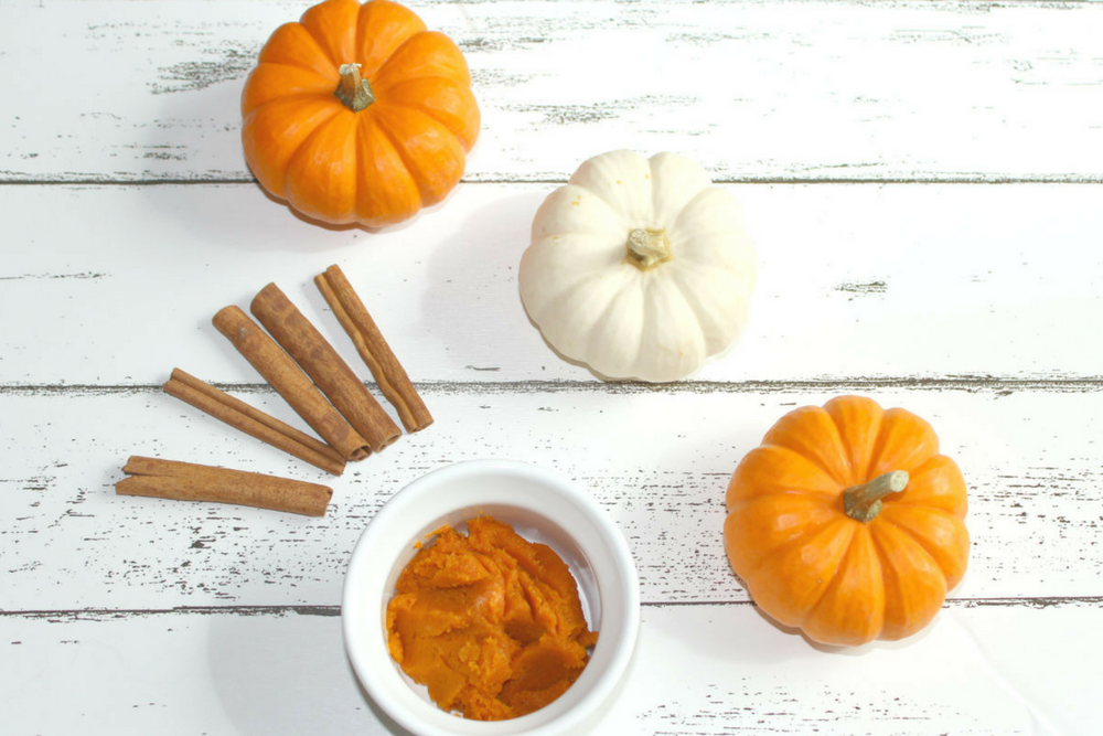 Make your own pumpkin spice hair mask! Learn how at LuvlyLongLocks.com.